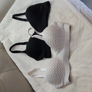 Hanes bra L  (both)